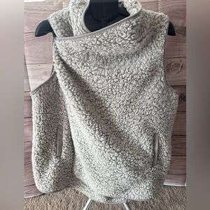 Thread & Supply Sherpa Fleece Vest Ivory Cozy Zip Pockets Size L